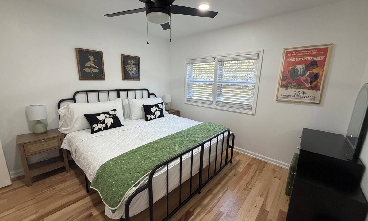 Chappells House | Pool Retreat Sleeps 10 Pet-Friendly
