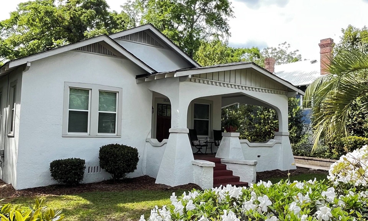 Augusta House | Porchside Manor