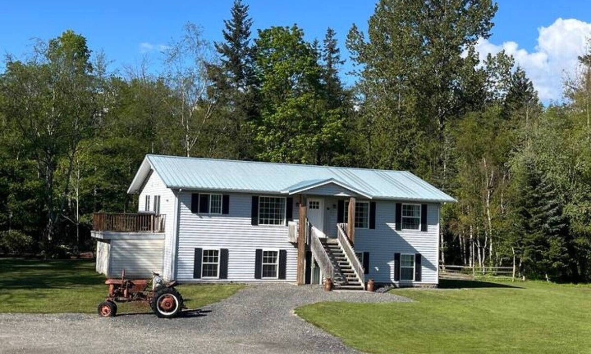 Marietta-Alderwood House | Private Group Lodge near Bellingham weddings and retreats