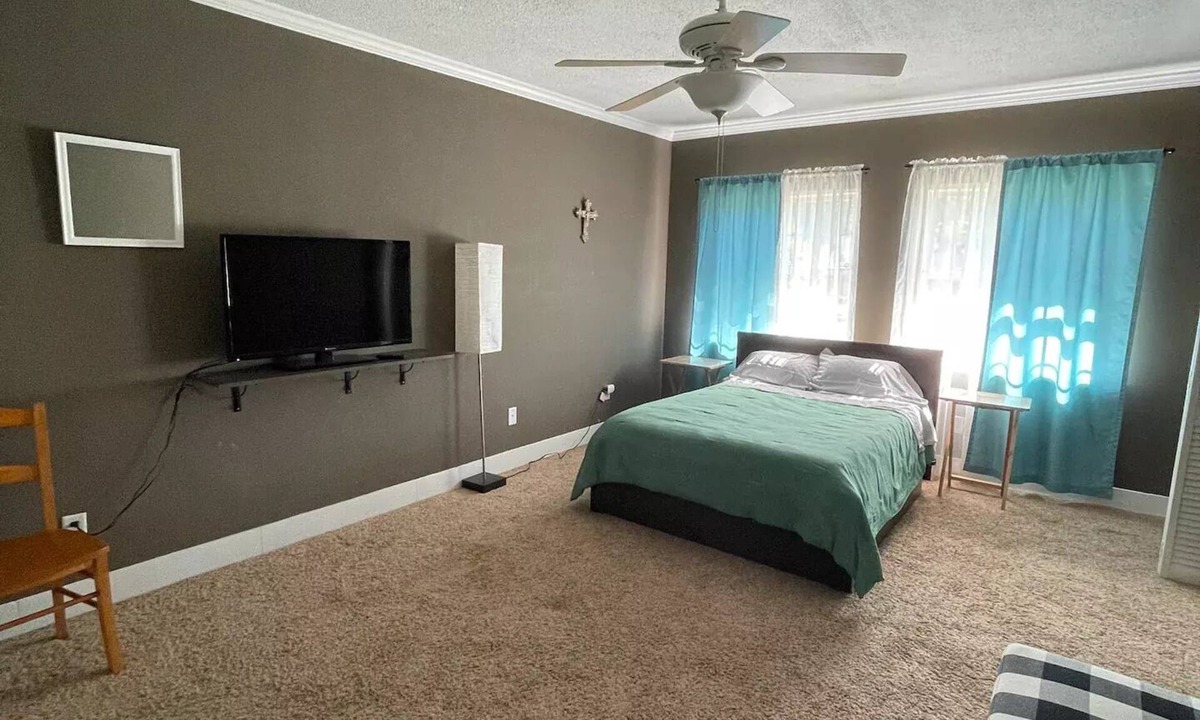 Albany House | Private, Quiet 1 bed. 1 bath and 1 extra room.”Cozy Forever”, close to Phoebe.