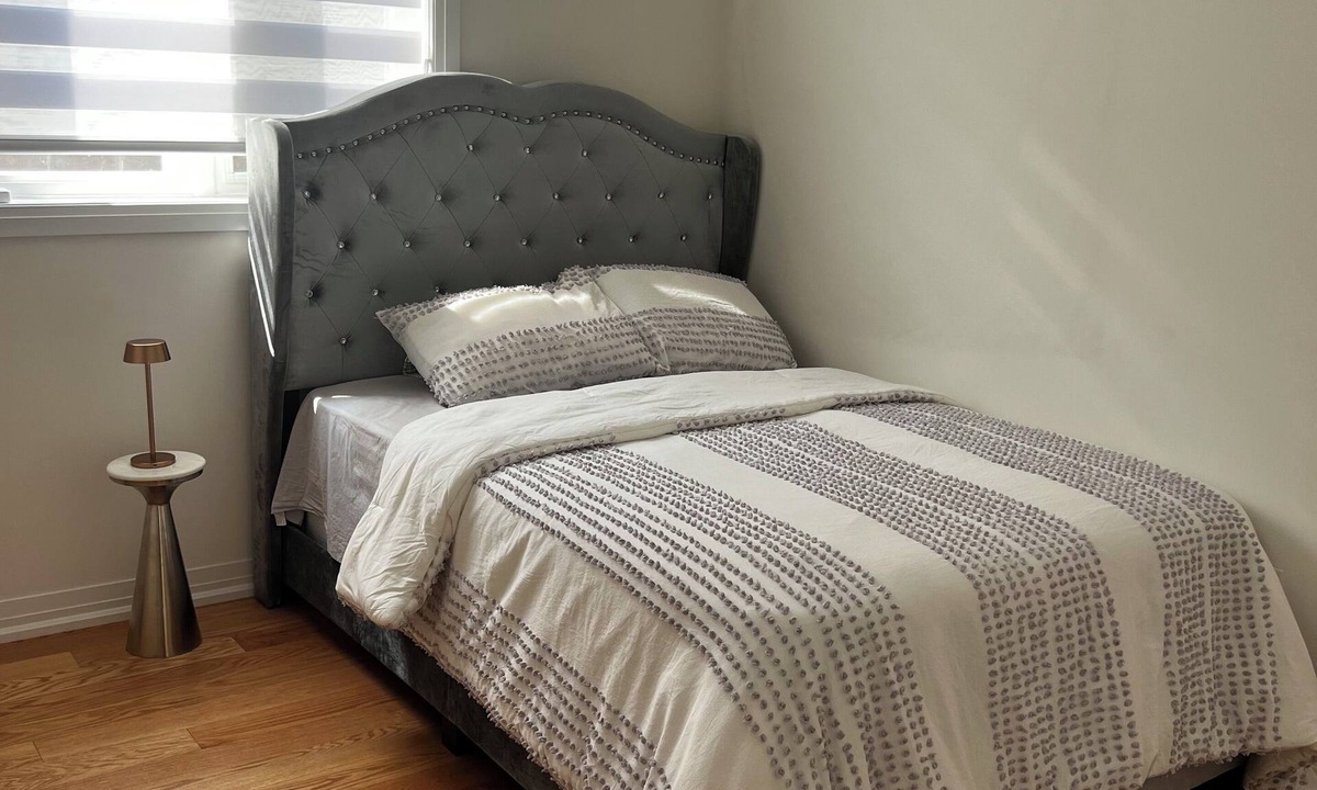 Balm Beach House | Private Room in Markham