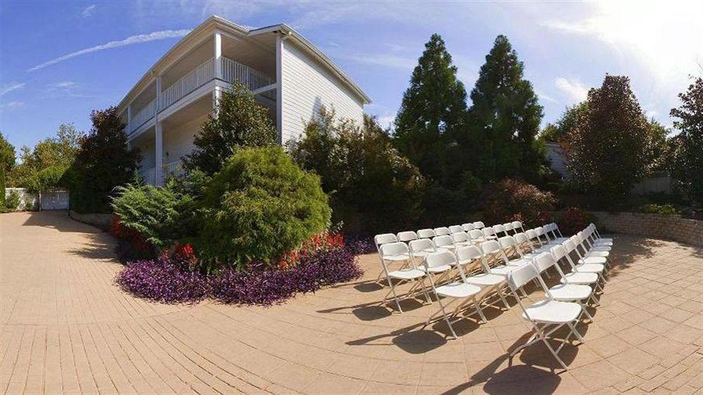 Fayetteville Hotel | Quality Inn Fayetteville Near Historic Downtown Square