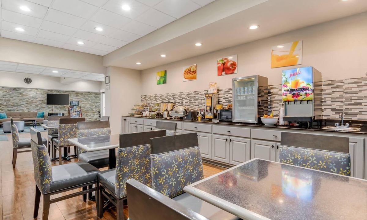 Union City Hotel | Quality Inn & Suites Union City - Atlanta South