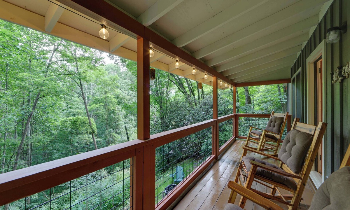 Balsam Cabin | Quiet Family Cabin in Balsam: Hike, Ski, Explore