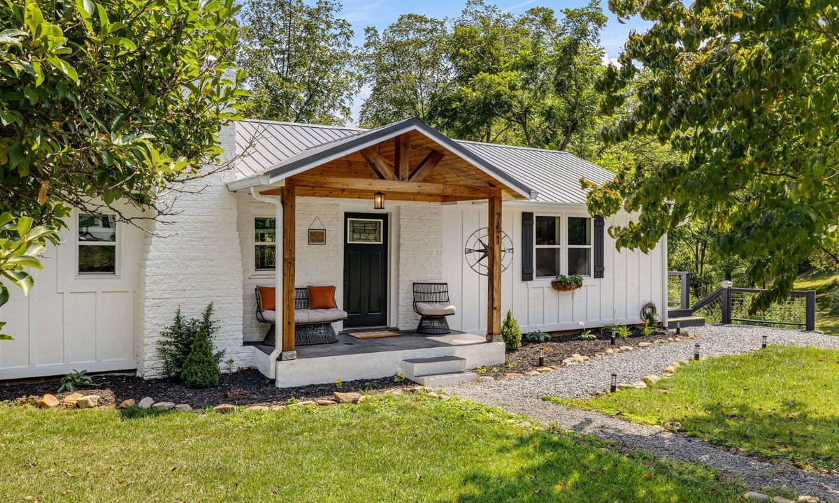 Canton House | Quiet Furnished 3BR Home Near Asheville - Fast WiFi, Firepit