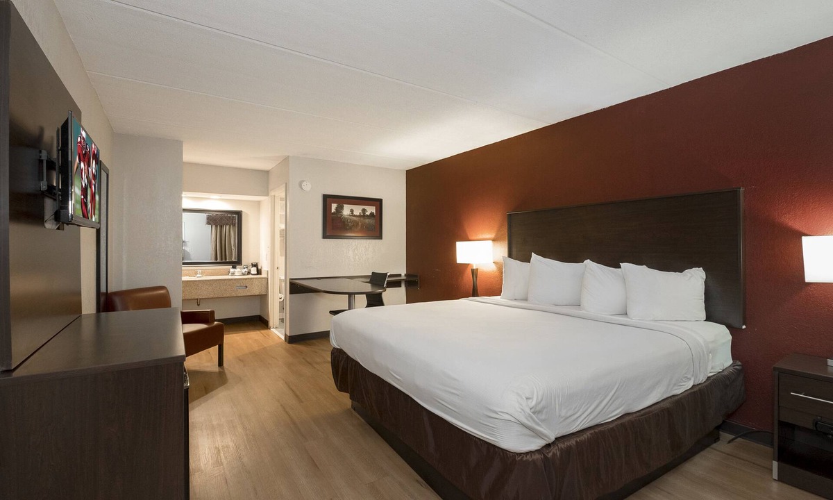 Saraland Hotel | Red Roof Inn Mobile North - Saraland