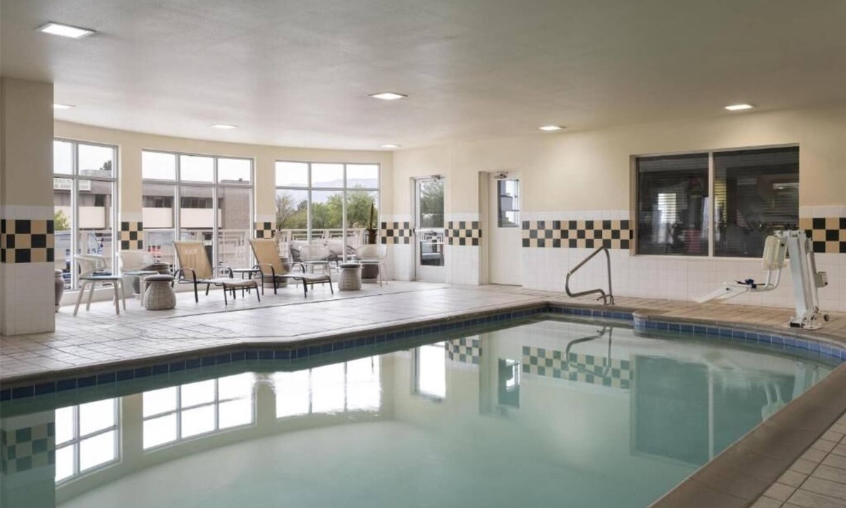 Albuquerque Hotel | Relax in 1 unit king bed near Albuquerque Airport/Gym/Pool/Free Breakfast