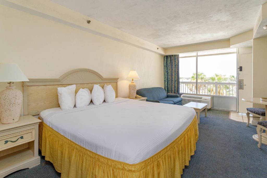 Ortona Park Apartment | Relaxing 1-Bedroom Oceanfront Condo With Pool