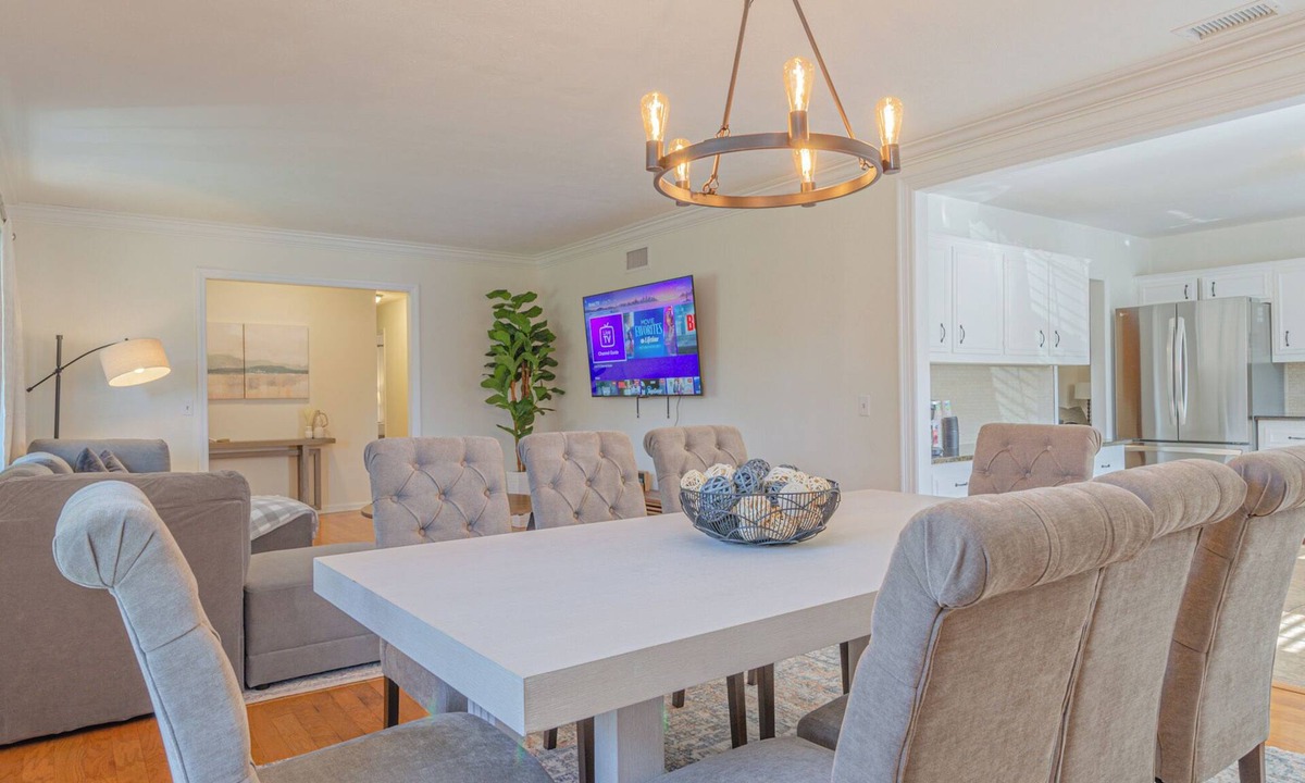 Columbus House | Relaxing 3BR Getaway with Pool and games