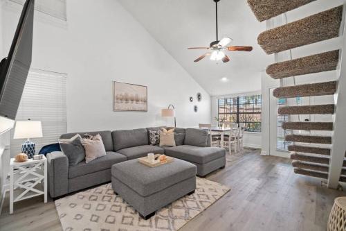 West Panama City Beach House | Renovated Townhome 5 mins walk to Beach, in the best resort in PCB, Horizon South