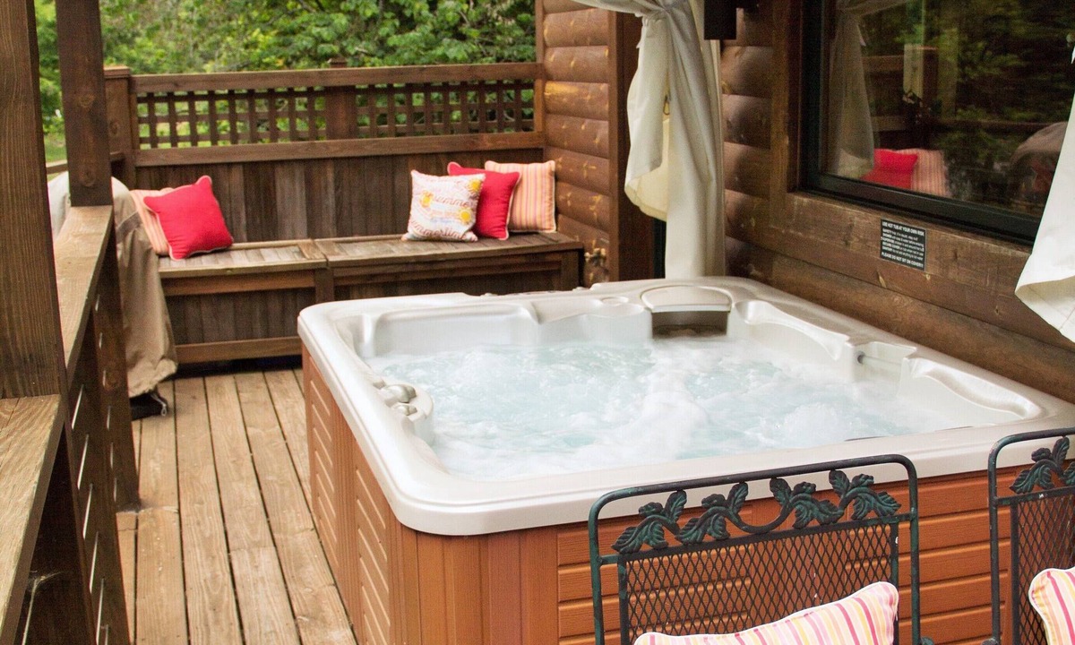 Alexander Cabin | RIVERFRONT Cabin with HOT TUB Close to Asheville. CONTACT HOST before booking.