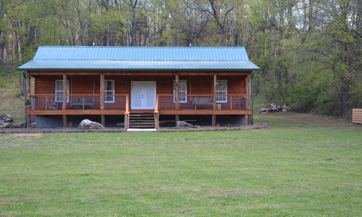 Hot Springs Cabin | Riverfront Log Cabin, Private Hot Tub, Fireplace, River Access, Universal Access