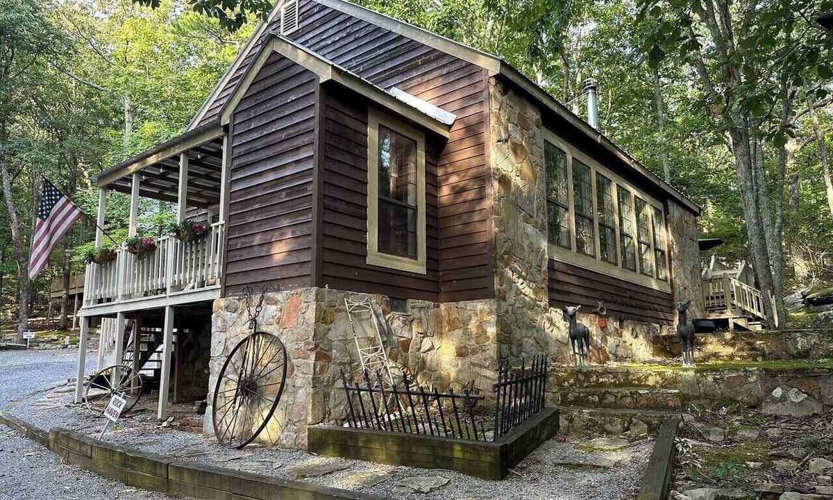 Mentone Ski Chalet | Rock Haven | Hot Tub, Fire Pit, Near DeSoto