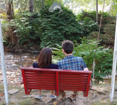 Maggie Valley Hotel | Rolling Brook Inn