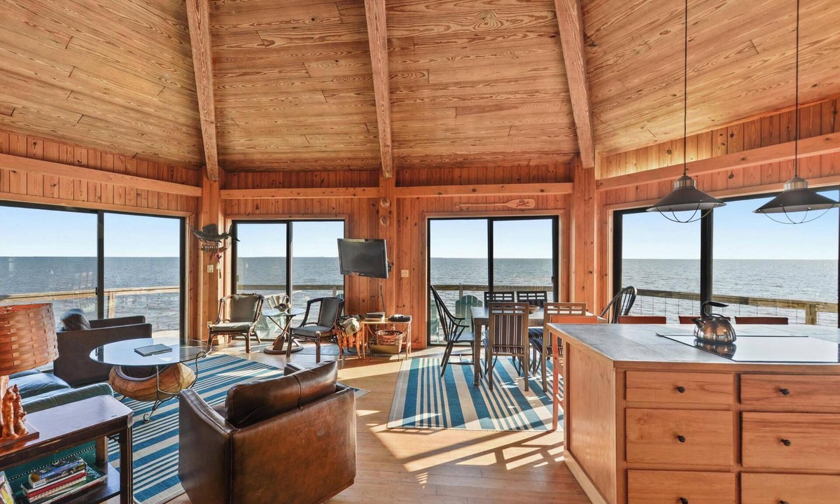 Ocean Springs House | Rustic Retreat
