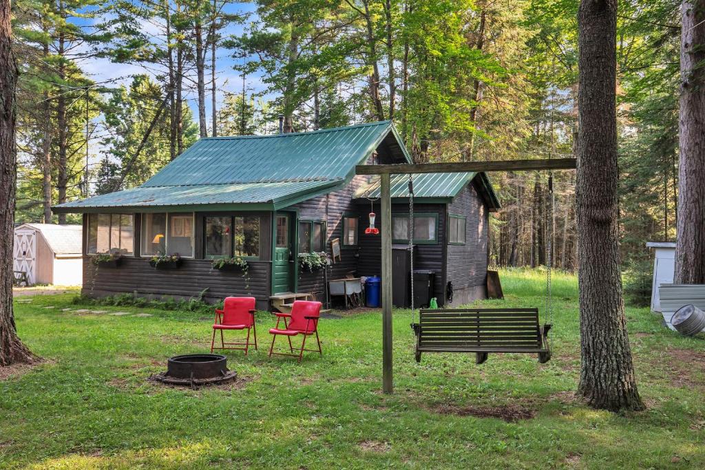 Hazelhurst House | Rustic Willow Retreat - Outdoor Adventures cabin