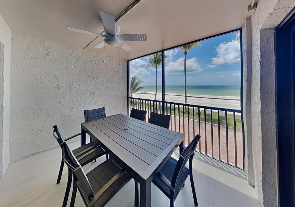 Mid Island Apartment | Seaside 107