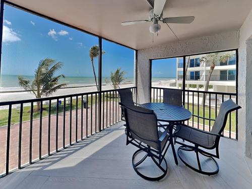 Mid Island Apartment | Seaside 110