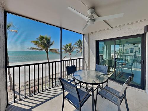 Mid Island Apartment | Seaside 201