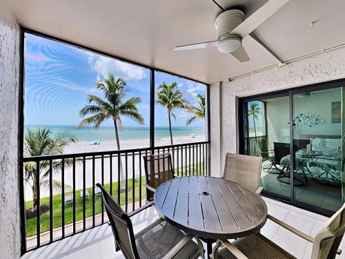 Mid Island Apartment | Seaside 205