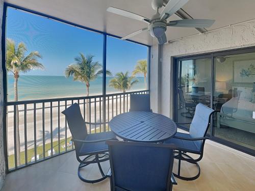 Mid Island Apartment | Seaside 307