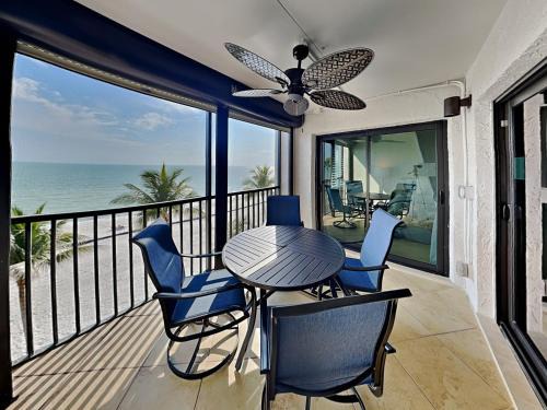 Mid Island Apartment | Seaside 403