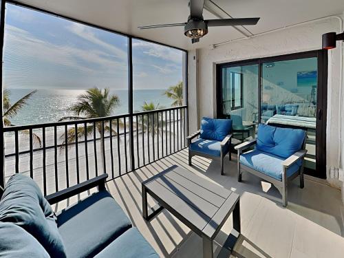 Mid Island Apartment | Seaside 407
