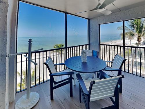 Mid Island Apartment | Seaside 410