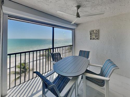 Mid Island Apartment | Seaside 502