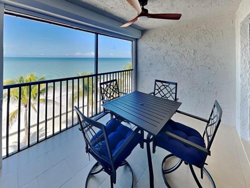 Mid Island Apartment | Seaside 506