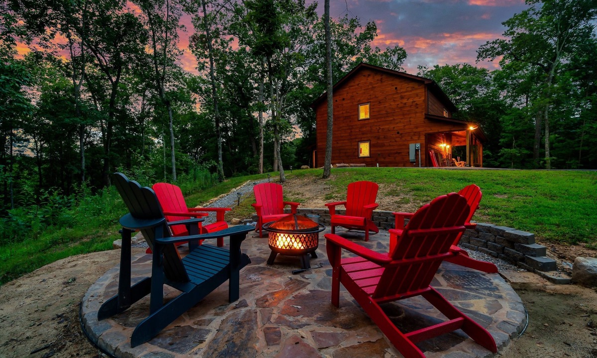 Sevierville Cabin | Secluded Cabin | Hot Tub, Arcade & Fire Pit