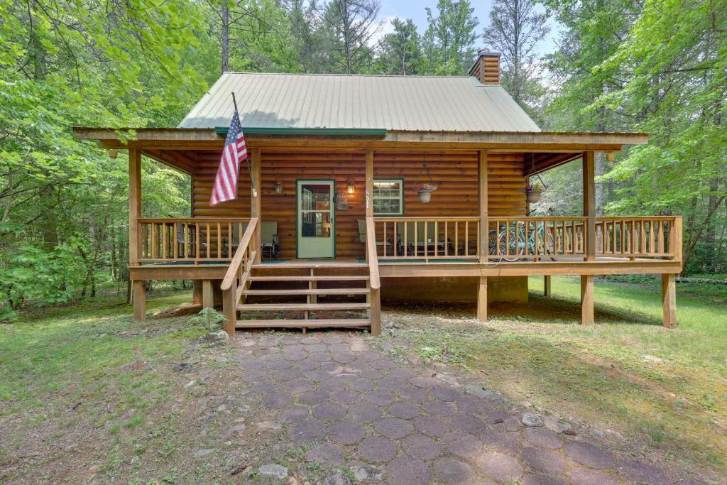 Blairsville House | Secluded ‘Cross Creek Cabin’ w/Deck & Fire Pit!