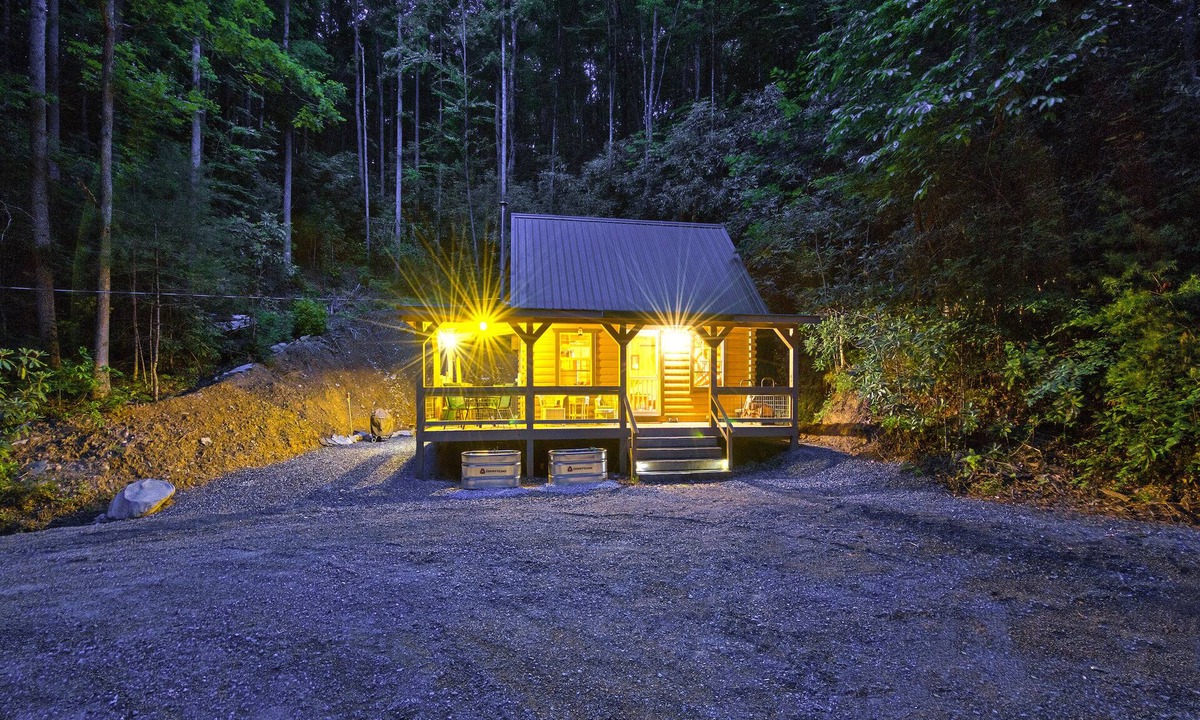 Cataloochee Cabin | Secluded Mountain Cabin in the Great Smoky Mountains -lots of recreation nearby!