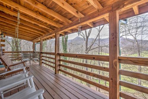 Waynesville House | Serene Cabin in the Smokies w/2 Decks & Hot Tub!