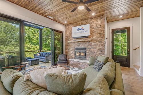 Maple Springs House | Serenity Peak Lodge by Carolina Mornings