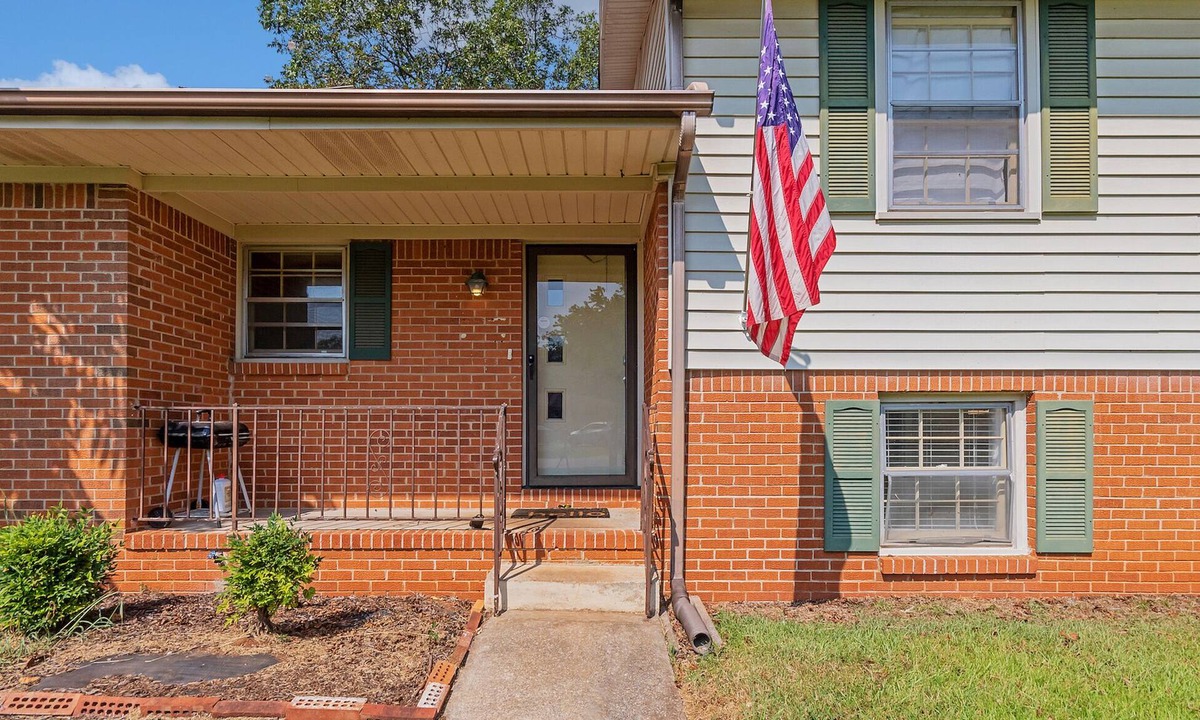 Madison House | Shady Grove Cottage | Large Yard, Pets Welcome