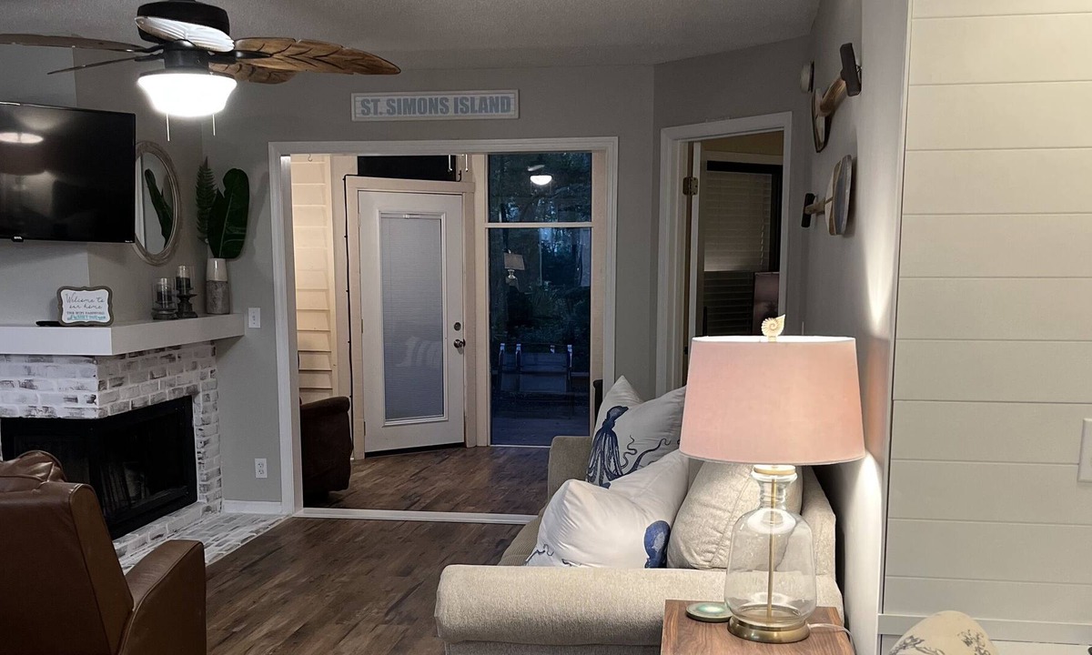 St. Simons Island Condo | Short Term or Long Term…you will love this condo 🤩