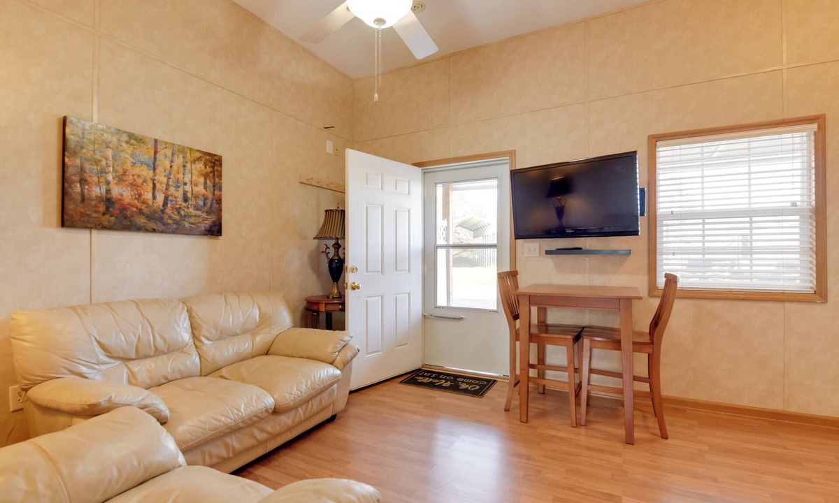 Waynesville Apartment | Ski, Hike & Relax in the Smokies! Waynesville Apt