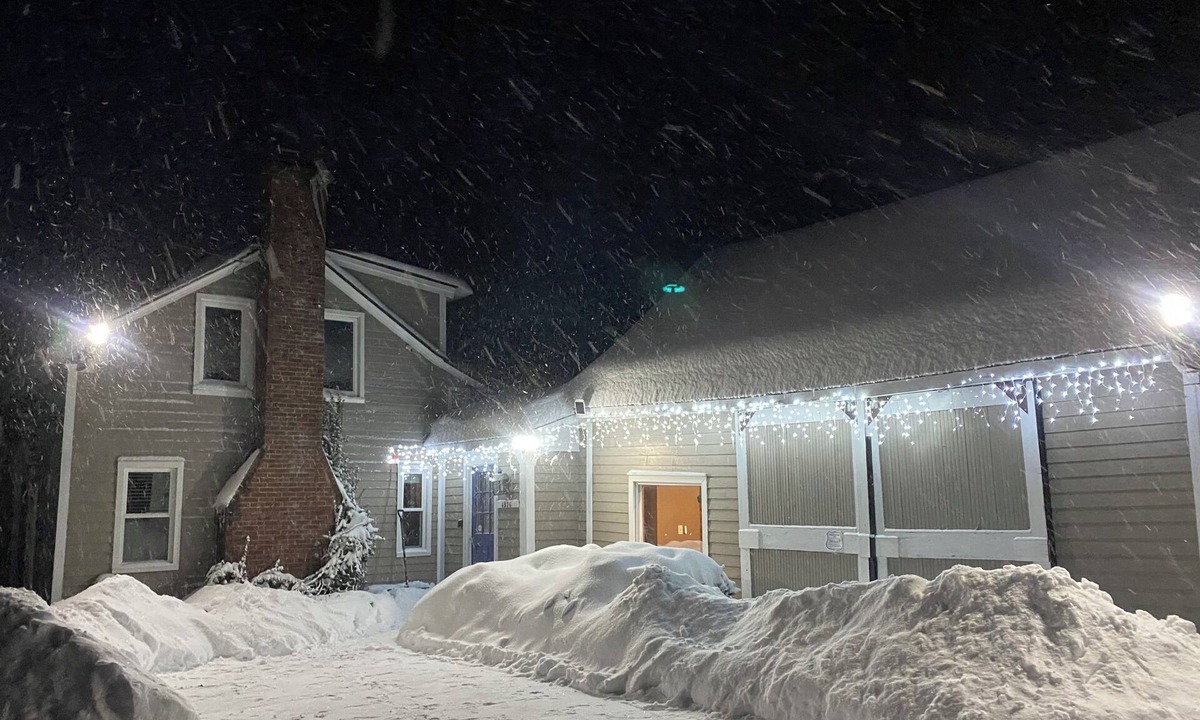 Dorset House | Skiing house Serene 3-bedroom house with AC in charming Dorset