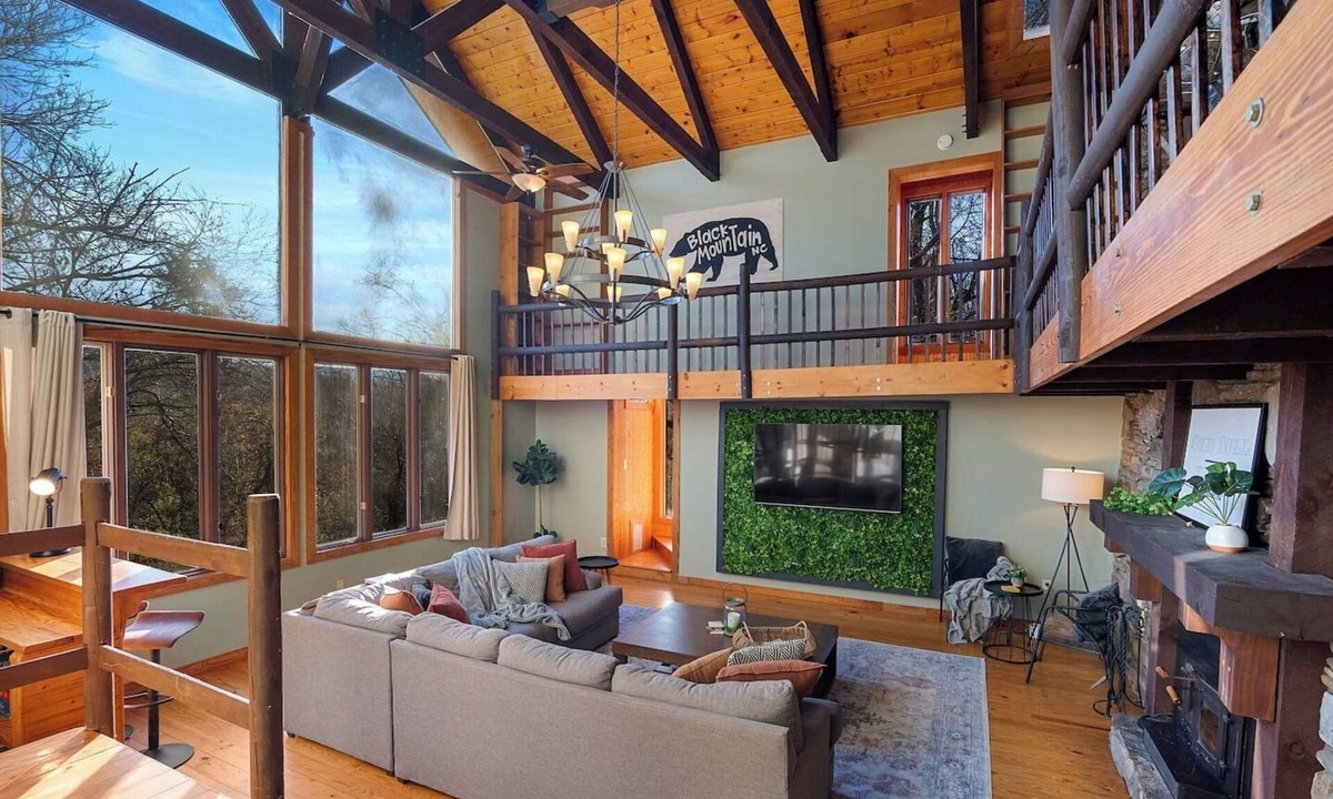Black Mountain Cabin | Sleeps 18 Cinema/Sauna/Game Rm/Hot Tub/Fire pit