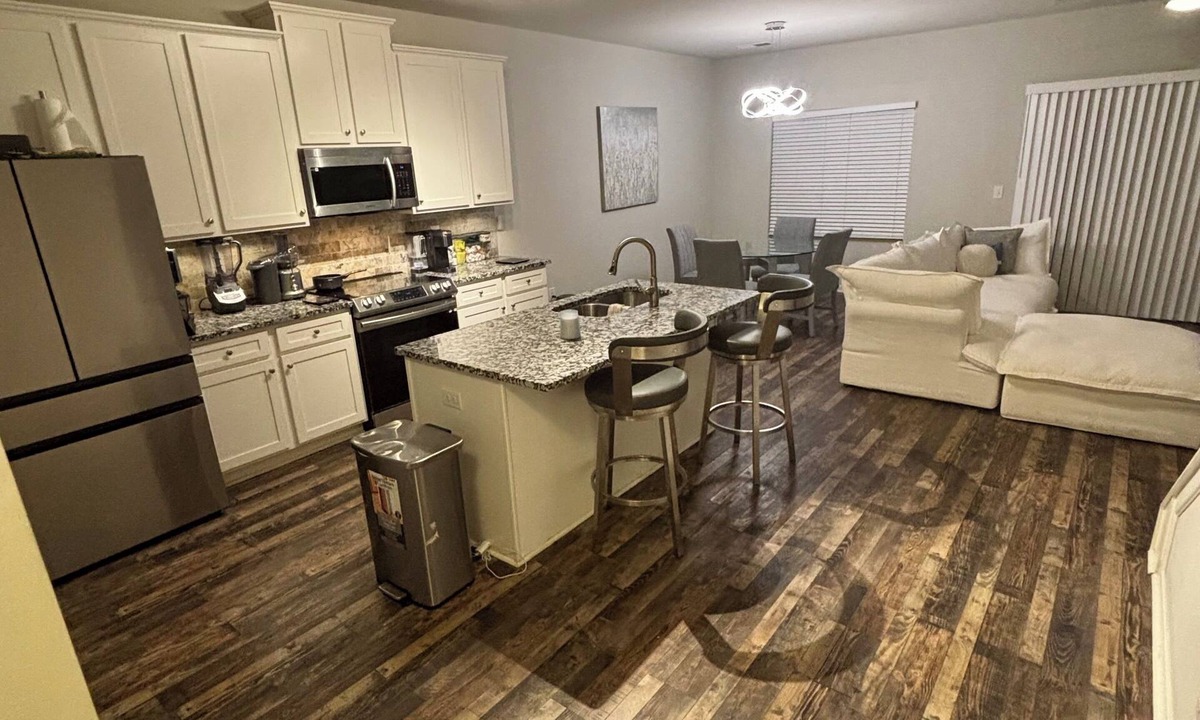 Irondale House | Smart Contemporary & Stylish Home in Jonesboro GA ,