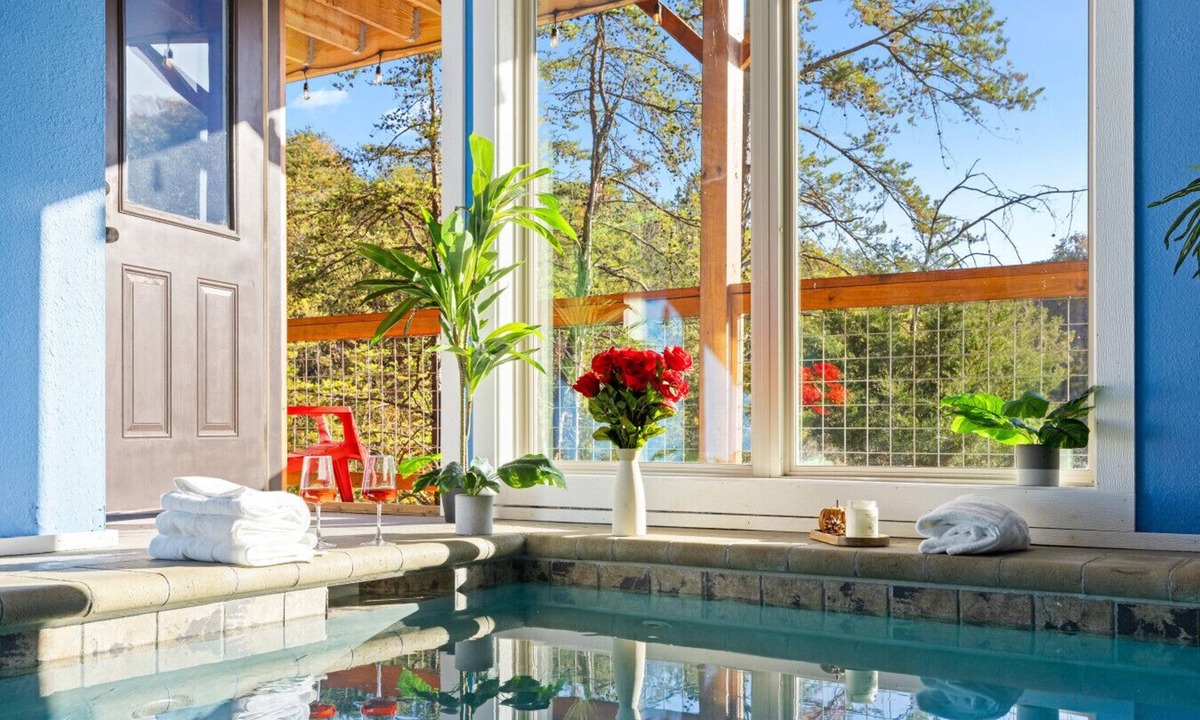 Sevierville Cabin | Smokies Couple Getaway