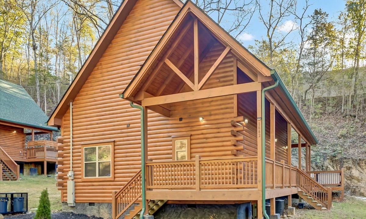 Sevierville Cabin | "Smoky Hollow"- Hot Tub, Pool, BBQ, XBox, and Games
