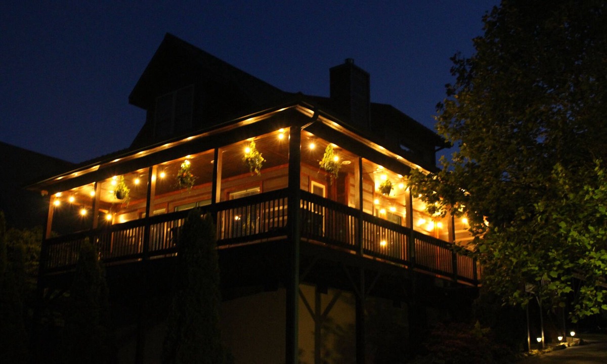 Maggie Valley Cabin | Smoky Mountain Getaway/Vast Views/Wandering Elk