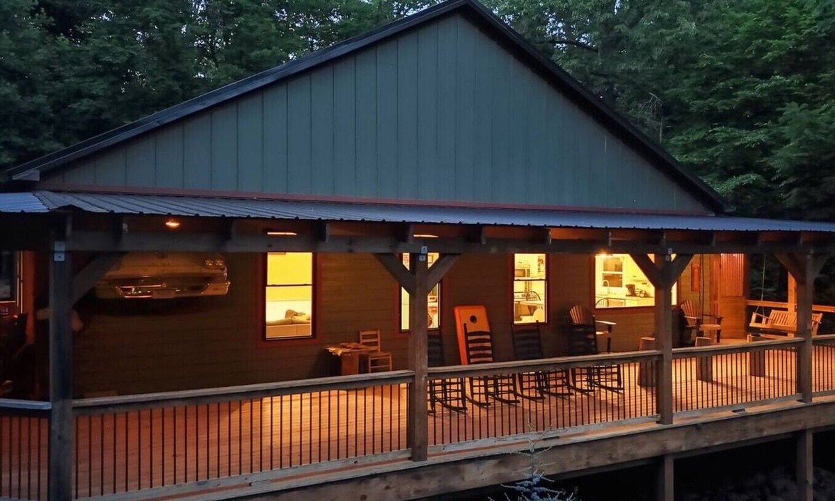 Kodak House | Smoky Trails Retreat | Sleeps 16 + Lots of Games!