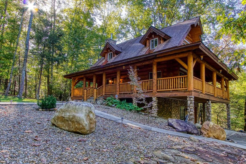 Cosby Ski Chalet | Sonshine By The Stream, Next To A Stream, 560 FREE tickets each paid day