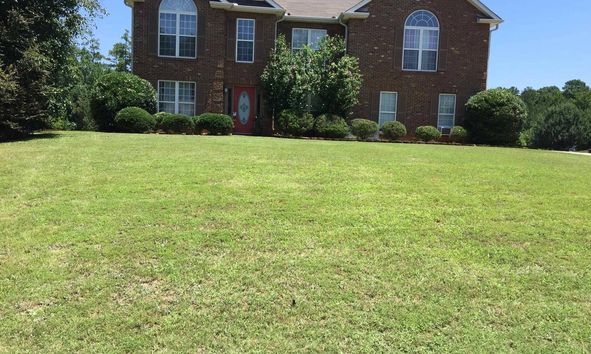 Jonesboro House | Spacious 4-bedroom house in tranquil Jonesboro with AC
