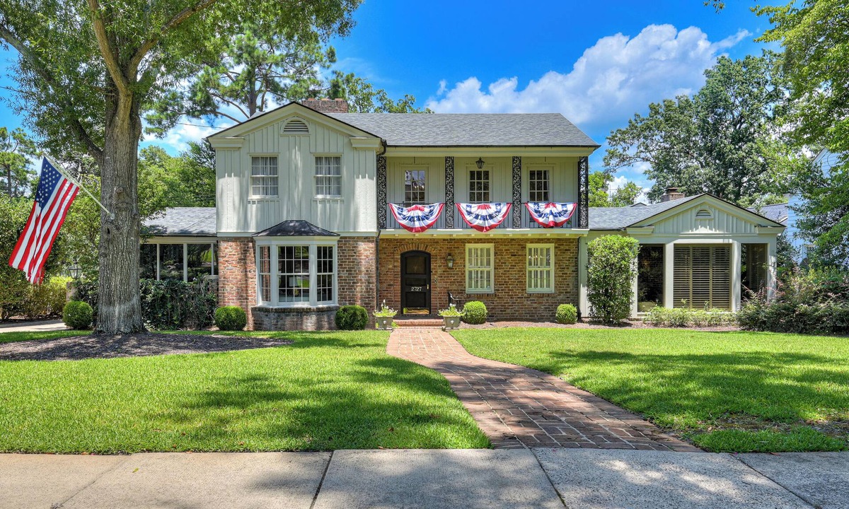 Forest Hills House | Spacious 4-bedroom House in best neighborhood in Augusta. 1.5 miles to course