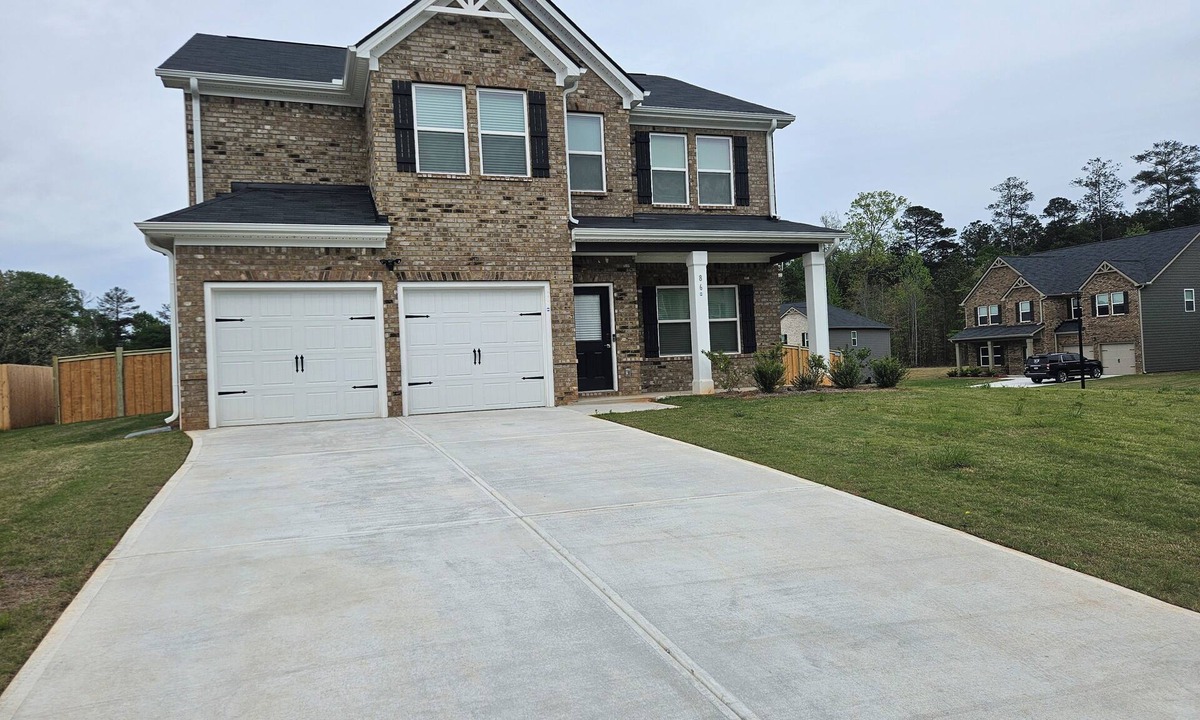 Fairburn House | Spacious 5-bedroom Family and Friends Stay