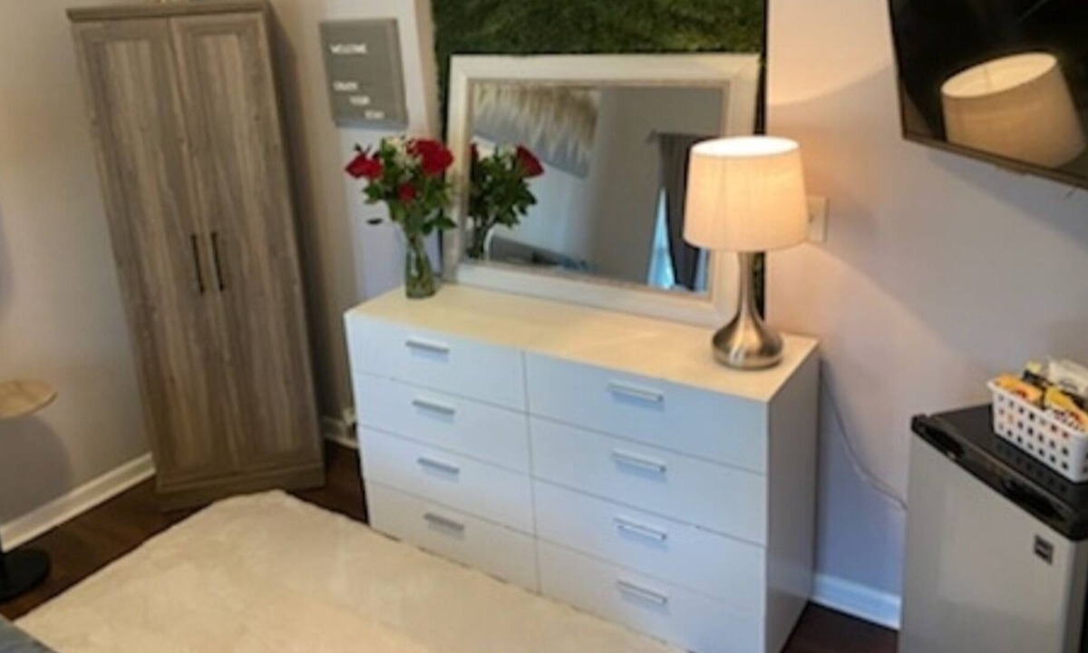 Riverdale House | Spacious Cozy Private Bedroom